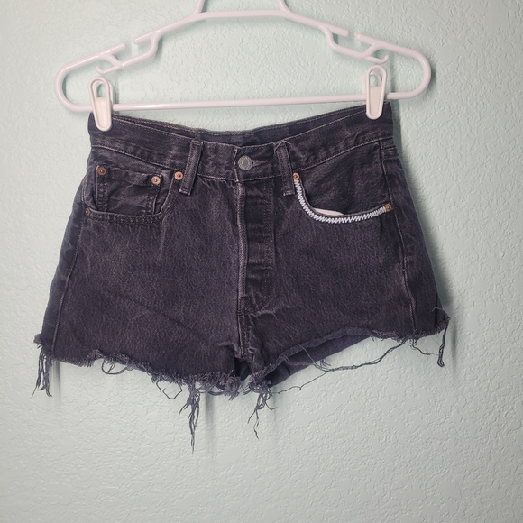 VINTAGE Levi's 501 Button Fly Cut Out Distressed Short Jeans Boyfriend - Picture 2 of 7